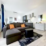 Como Lake Stay& Service